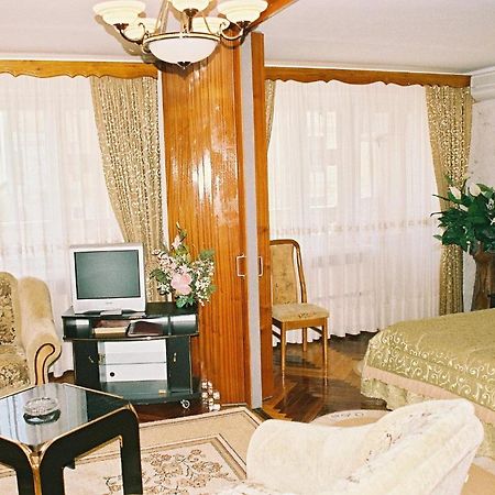 אודסה Viktoria Hotel מראה חיצוני תמונה