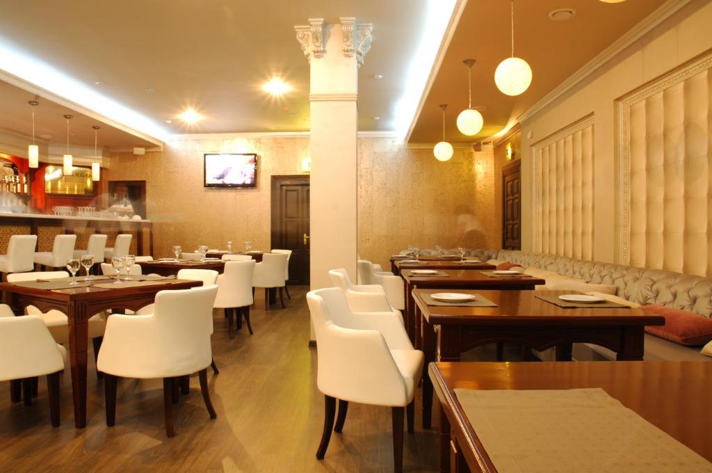 אודסה Viktoria Hotel מראה חיצוני תמונה